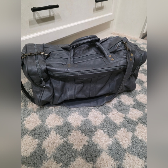 Vintage Leather Duffle Bag - Picture 4 of 7
